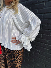 Load image into Gallery viewer, Nick of Time Top in Ivory
