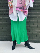 Load image into Gallery viewer, Willow Skirt in Green Apple
