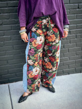 Load image into Gallery viewer, Blossom Barrel Jeans

