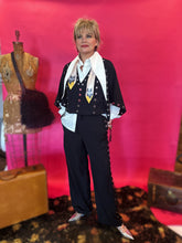 Load image into Gallery viewer, Haverty Eyelet Set
