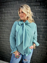Load image into Gallery viewer, Lauren Bow Top in Green
