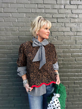 Load image into Gallery viewer, Lady Lux Leopard Top
