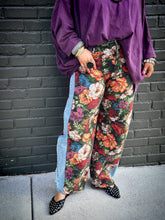 Load image into Gallery viewer, Blossom Barrel Jeans
