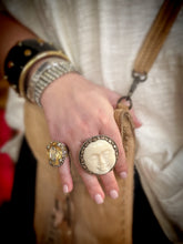 Load image into Gallery viewer, Full Moon Face Ring
