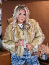 Load image into Gallery viewer, Dame Faux Fur Jacket

