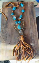 Load image into Gallery viewer, Fancy Flutter Fly Necklace
