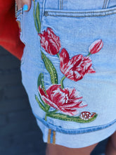 Load image into Gallery viewer, Aria Floral Shorts
