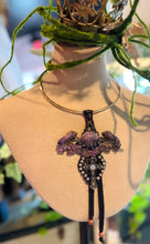 Load image into Gallery viewer, Lilac Feline Choker Necklace
