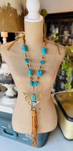 Load image into Gallery viewer, Fancy Flutter Fly Necklace
