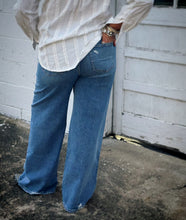 Load image into Gallery viewer, Moxie Jeans
