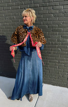 Load image into Gallery viewer, Fiona Reversible Fur Cape in Leopard
