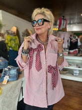Load image into Gallery viewer, Miss Independent Button-Up Top
