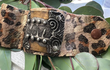 Load image into Gallery viewer, Cheetah Love Leather Bracelet
