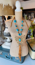 Load image into Gallery viewer, Fancy Flutter Fly Necklace
