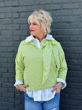 Load image into Gallery viewer, Juliep Pullover in Celery
