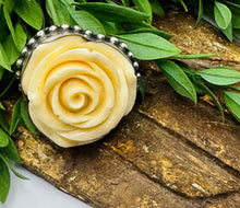 Load image into Gallery viewer, Roses are White Ring
