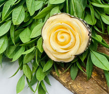 Load image into Gallery viewer, Roses are White Ring
