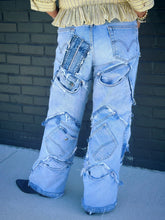 Load image into Gallery viewer, Pocket of Dreams Jeans
