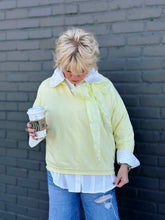 Load image into Gallery viewer, Juliep Pullover in Banana
