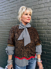 Load image into Gallery viewer, Lady Lux Leopard Top
