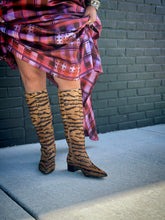 Load image into Gallery viewer, Gordon Tiger Boots
