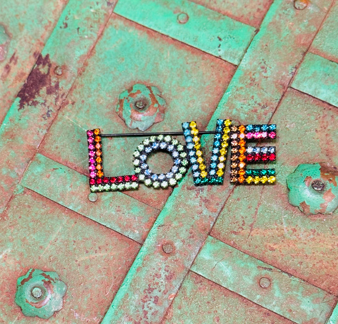 LA LA LOVE Brooch