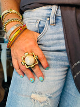 Load image into Gallery viewer, Gated Pearl Ring
