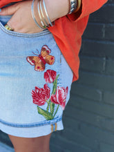 Load image into Gallery viewer, Aria Floral Shorts
