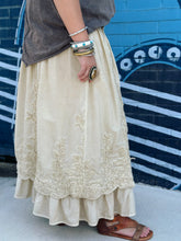 Load image into Gallery viewer, Floral Imprints Skirt
