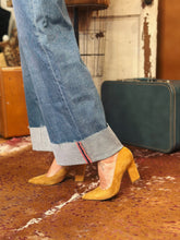 Load image into Gallery viewer, Pixie Stitch Jeans

