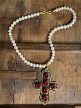 Load image into Gallery viewer, Velvet Belle Necklace
