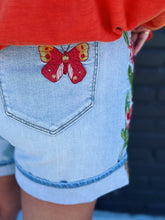 Load image into Gallery viewer, Aria Floral Shorts
