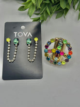 Load image into Gallery viewer, Peace or Bust Ring in Gold Pop
