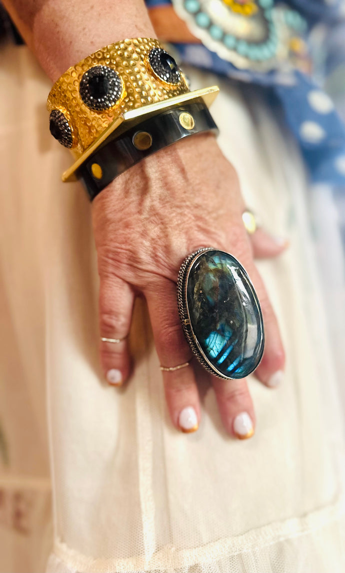 Iridescent Ocean Ring￼