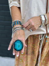 Load image into Gallery viewer, Crest Aqua Geode Ring
