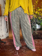Load image into Gallery viewer, Alamo Leopard Pants
