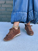 Load image into Gallery viewer, Lincoln Suede Sneakers
