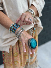 Load image into Gallery viewer, Crest Aqua Geode Ring
