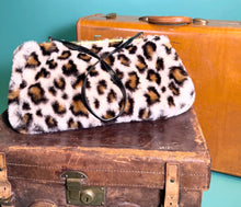 Load image into Gallery viewer, Angelina Purse
