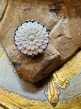 Load image into Gallery viewer, Perky Flower Ring
