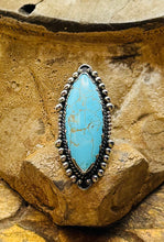 Load image into Gallery viewer, Hold Up Ring
