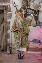 Load image into Gallery viewer, Kontessa Kimono in Passionate
