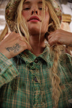 Load image into Gallery viewer, Adison Workshirt in Green Chili
