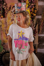 Load image into Gallery viewer, Blue Eyes Willie T

