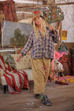 Load image into Gallery viewer, Willie Nelson Kelly Western Shirt in Roberto
