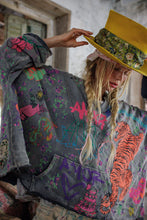Load image into Gallery viewer, Graphics Raji Hoodie
