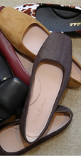 Load image into Gallery viewer, Philly Cowhide Flats
