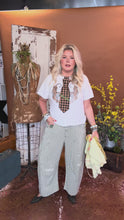 Load and play video in Gallery viewer, Rex Striped Barrel Jeans

