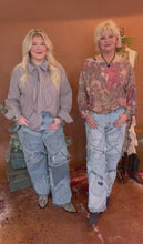 Load and play video in Gallery viewer, Pocket of Dreams Jeans
