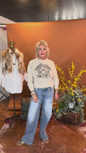 Load and play video in Gallery viewer, Queen Crest Pullover
